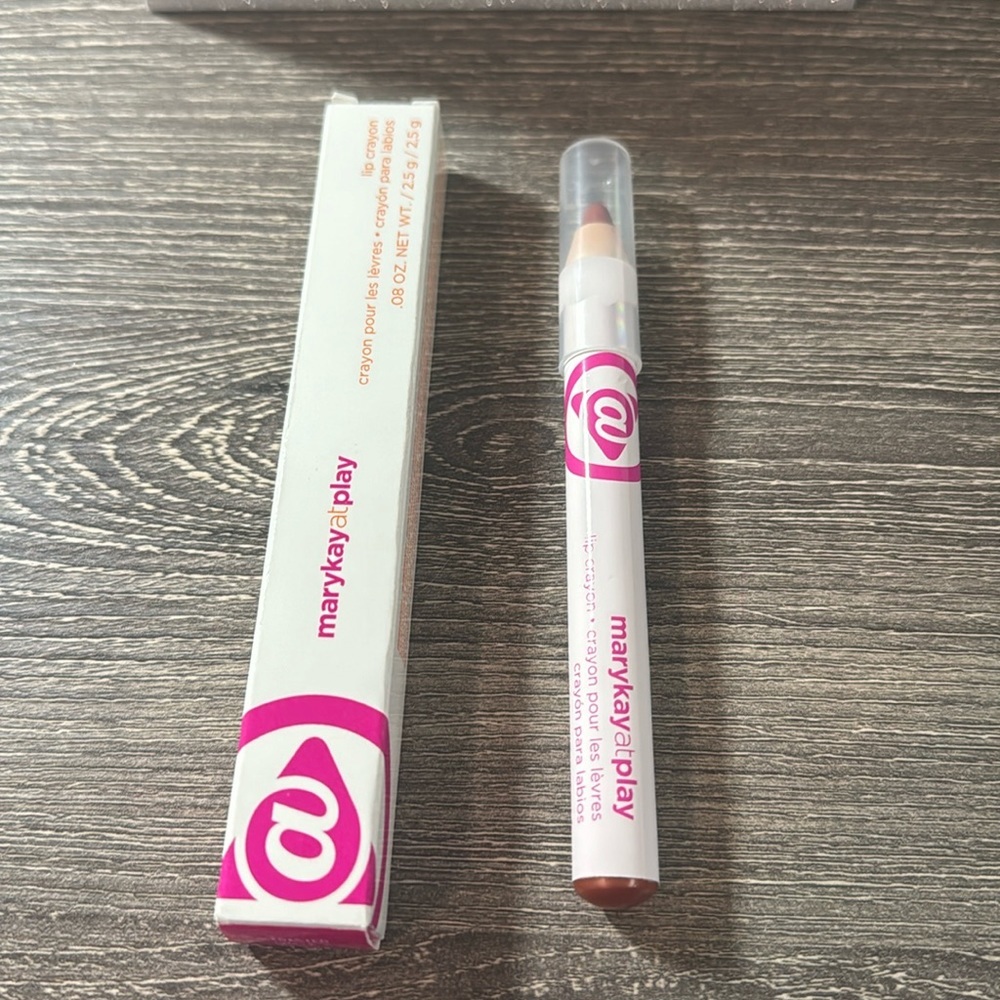 NIB - Mary Kay @ Play - lip crayon - Toasted